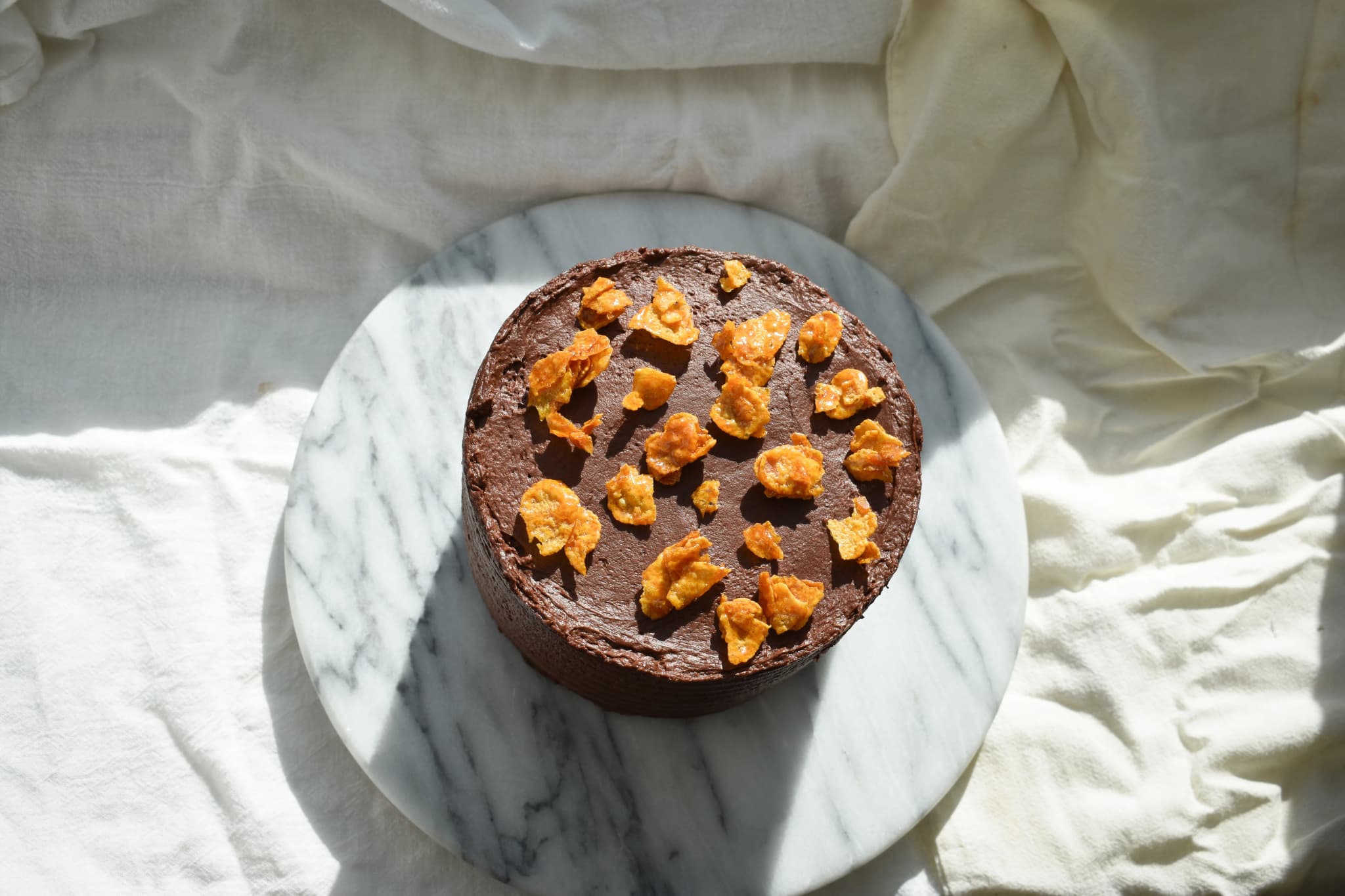 chocolate cake with candied cornflakes